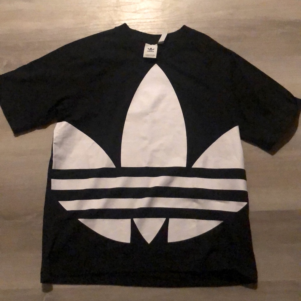 Adidas women’s oversized tee!